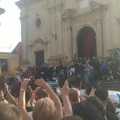 In migliaia a Militello per l’ultimo applauso a Pippo Baudo