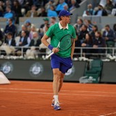Sinner batte Djokovic 3-0, in finale al Roland Garros