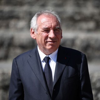 Francia, dimissioni Bayrou in mezzo al totonomi per la successione