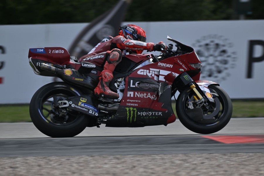 Marc Marquez vince la sprint in Germania, Di Giannantonio sul podio