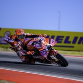 Marc Marquez vince la Sprint di Aragon davanti al fratello Alex, Bezzecchi terzo Marc Marquez vince la Sprint di Aragon davanti al fratello Alex, Bezzecchi terzo