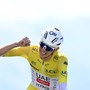 Pogacar vince la cronoscalata e consolida la maglia gialla al Tour