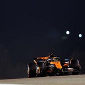 Piastri in pole in Bahrain davanti a Russell, terzo Leclerc