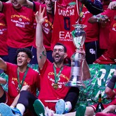 La EA7 Milano vince la Coppa Italia di basket, Tortona ko in finale