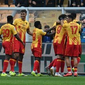 La Cremonese si sveglia tardi, il Lecce vince 2-1 lo scontro salvezza La Cremonese si sveglia tardi, il Lecce vince 2-1 lo scontro salvezza