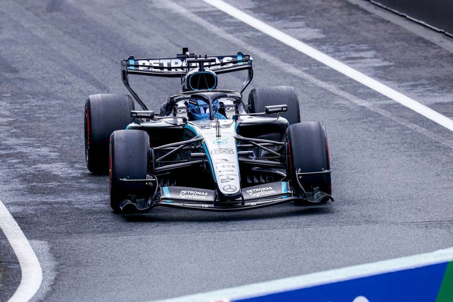 Russell vince la Sprint al Gp d’Olanda, secondo Leclerc Russell vince la Sprint al Gp d’Olanda, secondo Leclerc