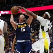 Curry sbatte sul muro di Houston, Jokic fenomeno ma Denver va ko
