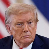 Trump “Preferirei non essere presente a incontro Putin-Zelensky”