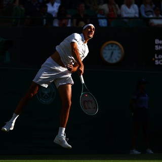 Sonego eliminato a Wimbledon, ai quarti va Shelton