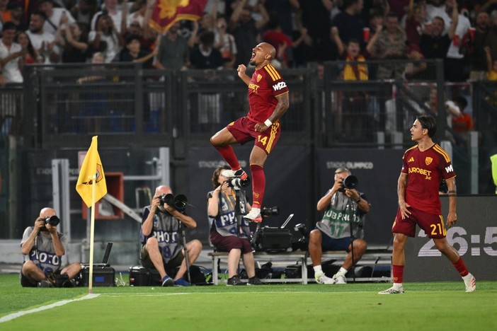 Tre volte Dybala-Malen, poi Pisilli: la Roma piega la Fiorentina