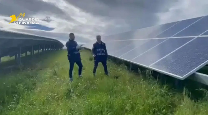 Scoperta frode di 5 milioni su incentivi pubblici agli impianti fotovoltaici Scoperta frode di 5 milioni su incentivi pubblici agli impianti fotovoltaici