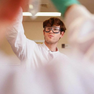 Kedrion Biopharma chiude 2024 con +10% e lancia nuova identità