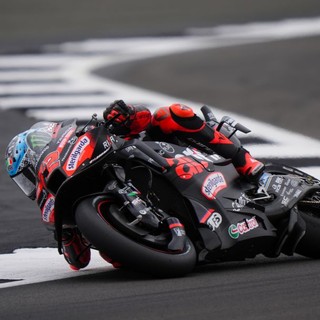 Bezzecchi trionfa nella MotoGp in Gran Bretagna, out Quartararo-Bagnaia
