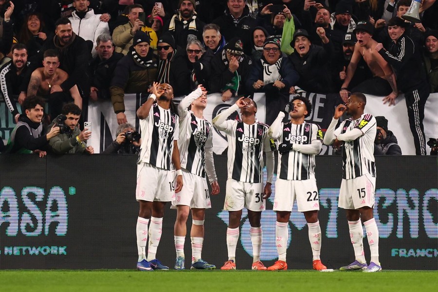 La Juve stende 3-0 il Napoli, a segno David, Yildiz e Kostic