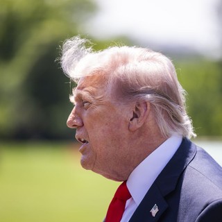 Trump “Iran spazzato via se attacca navi Usa”