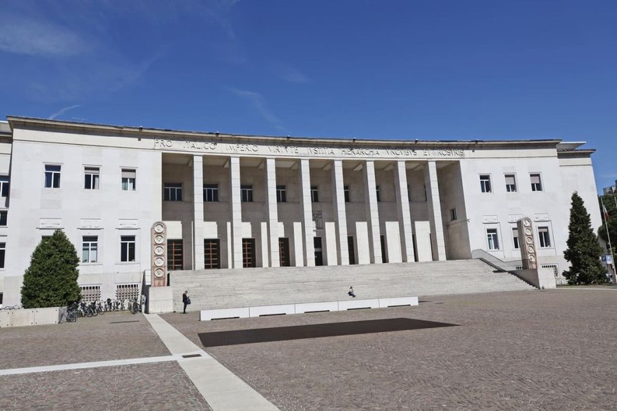 Crolla parte edificio Tribunale a Bolzano Crolla parte edificio Tribunale a Bolzano