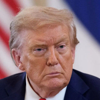 Trump “Preferirei non essere presente a incontro Putin-Zelensky”