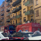 Uomo ucciso a coltellate a Palermo, presunto omicida si barrica in casa Uomo ucciso a coltellate a Palermo, presunto omicida si barrica in casa