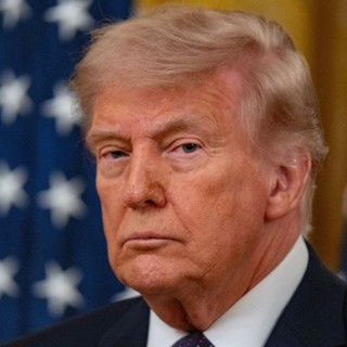 Iran, Trump “Negoziate le linee generali di un accordo. Lo Stretto di Hormuz verrà riaperto”