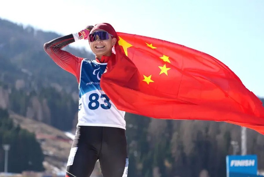 Il cinese Cai Jiayun domina nel Para Biathlon a Milano-Cortina