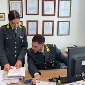 Varese, frode fiscale transnazionale. 300 perquisizioni e sequestri per 11 mln Varese, frode fiscale transnazionale. 300 perquisizioni e sequestri per 11 mln