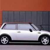 Mini celebra 25 anni in Italia, oltre 480mila vetture vendute dal debutto Mini celebra 25 anni in Italia, oltre 480mila vetture vendute dal debutto