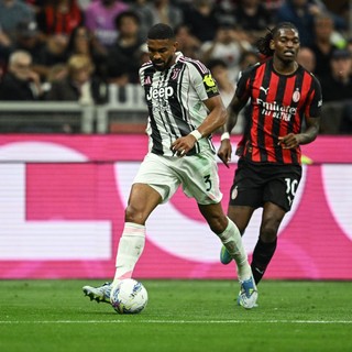 Reti inviolate e luci spente a San Siro, Milan-Juve 0-0