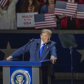 Trump a Dallas “Se vinciamo a novembre darò 5mila dollari a tutti gli americani” Trump a Dallas “Se vinciamo a novembre darò 5mila dollari a tutti gli americani”