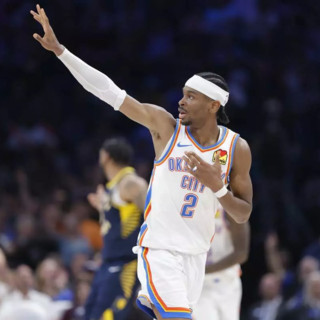 Nona vittoria di fila per Oklahoma, Lakers fanno festa a Memphis