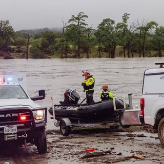 Almeno 24 persone sono morte per un’alluvione in Texas negli Usa