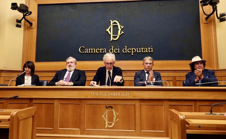 Emiliano alla Camera per candidare bimbi di Gaza a Nobel per la Pace