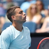 Cobolli rimonta Comesana nell’esordio agli Us Open, Bellucci travolge Piros Cobolli rimonta Comesana nell’esordio agli Us Open, Bellucci travolge Piros