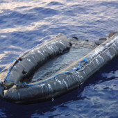 Barca con migranti si ribalta a Lampedusa, ci sono vittime
