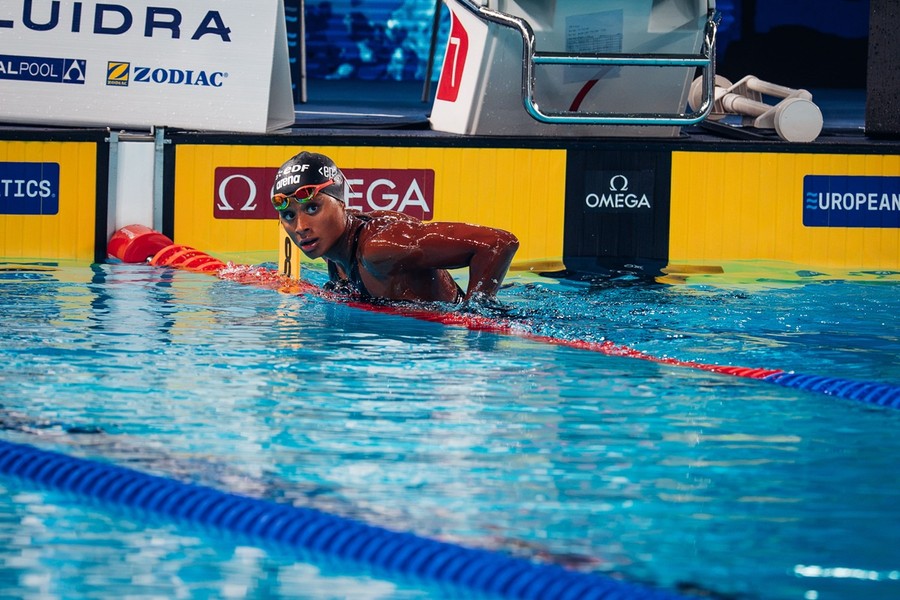 Immensa Sara Curtis, record del mondo nei 50 dorso in semifinale agli Europei Immensa Sara Curtis, record del mondo nei 50 dorso in semifinale agli Europei