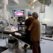 Robot chirurgici cinesi di ultima generazione arrivati al Policlinico di Milano Robot chirurgici cinesi di ultima generazione arrivati al Policlinico di Milano