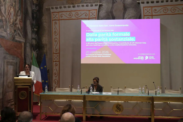 Le donne italiane studiano più degli uomini, ma restano indietro nel lavoro Le donne italiane studiano più degli uomini, ma restano indietro nel lavoro