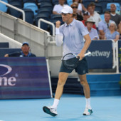 Sinner agli ottavi a Cincinnati, battuto Diallo in due set