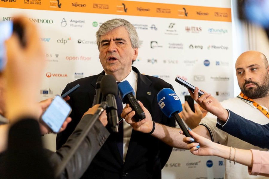 Turismo, presenze in aumento, +8,3% stranieri. Mazzi “Estate italiana da record” Turismo, presenze in aumento, +8,3% stranieri. Mazzi “Estate italiana da record”