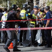 Attentato a Gerusalemme, 4 morti e almeno 15 feriti. Uccisi 2 terroristi