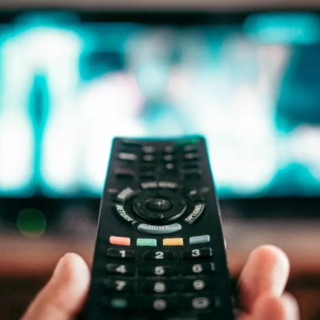 Più di 15 milioni gli italiani che guardano la televisione via satellite
