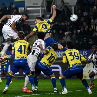 Poker della Juve, vince 4-1 a Parma con doppietta di Bremer