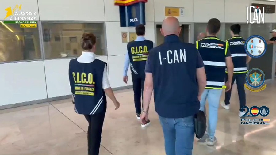 Estradato dalla Spagna boss latitante della ‘ndrangheta, deve scontare 19 anni Estradato dalla Spagna boss latitante della ‘ndrangheta, deve scontare 19 anni