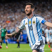 Messi show e l’Argentina vince al debutto, tripletta da record all’Algeria Messi show e l’Argentina vince al debutto, tripletta da record all’Algeria